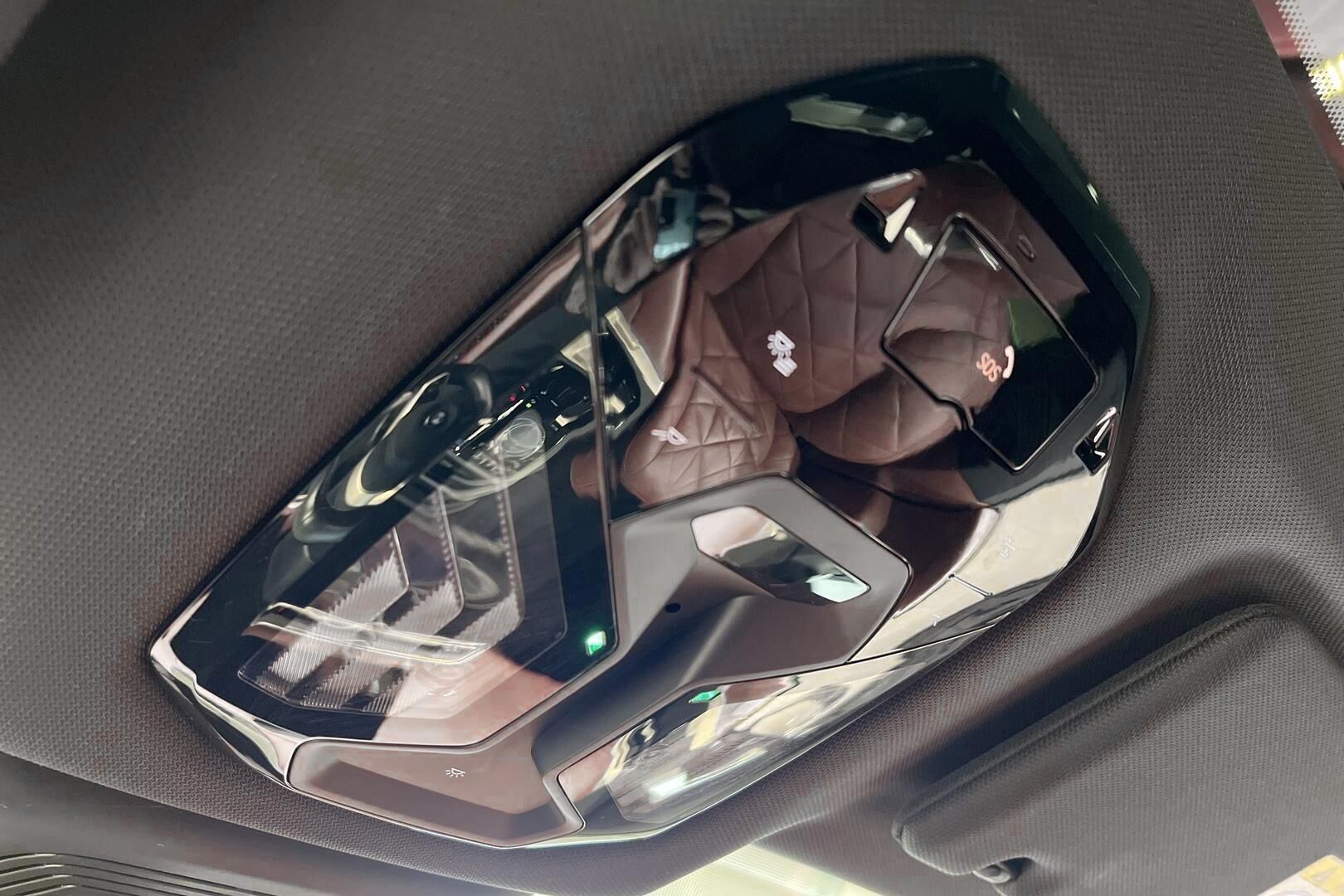 BMW IX iso kuva 26