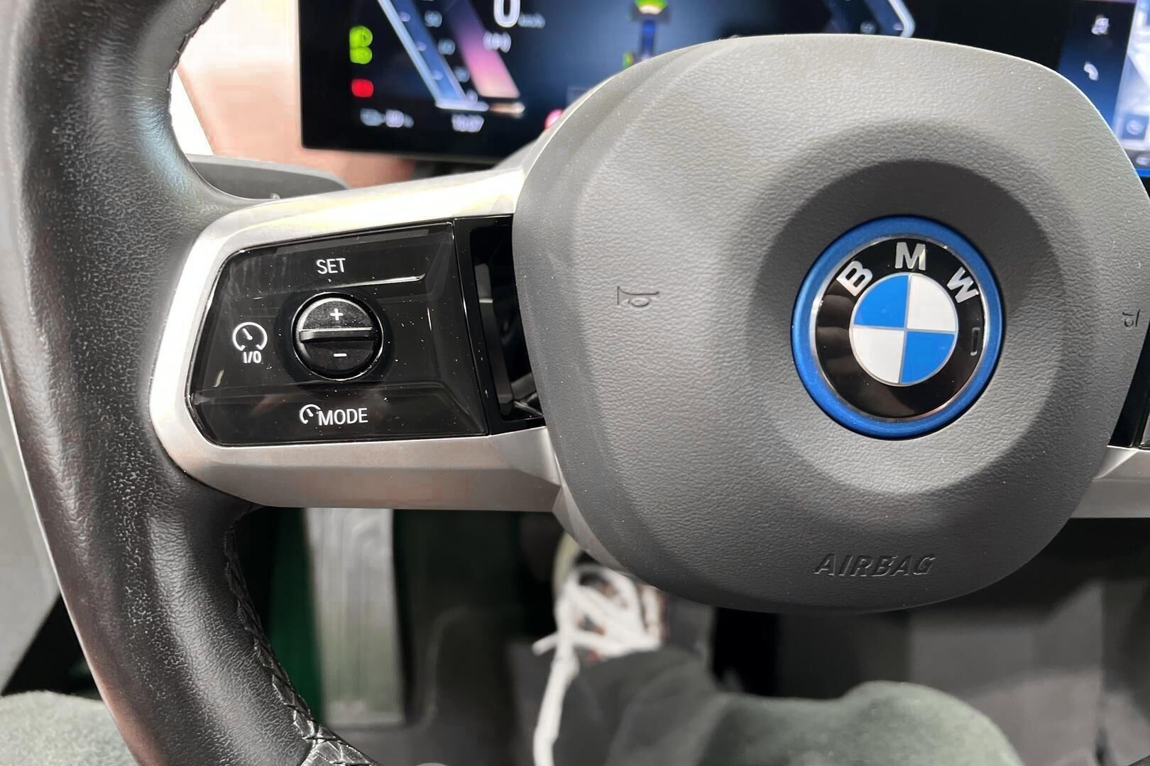 BMW IX iso kuva 28