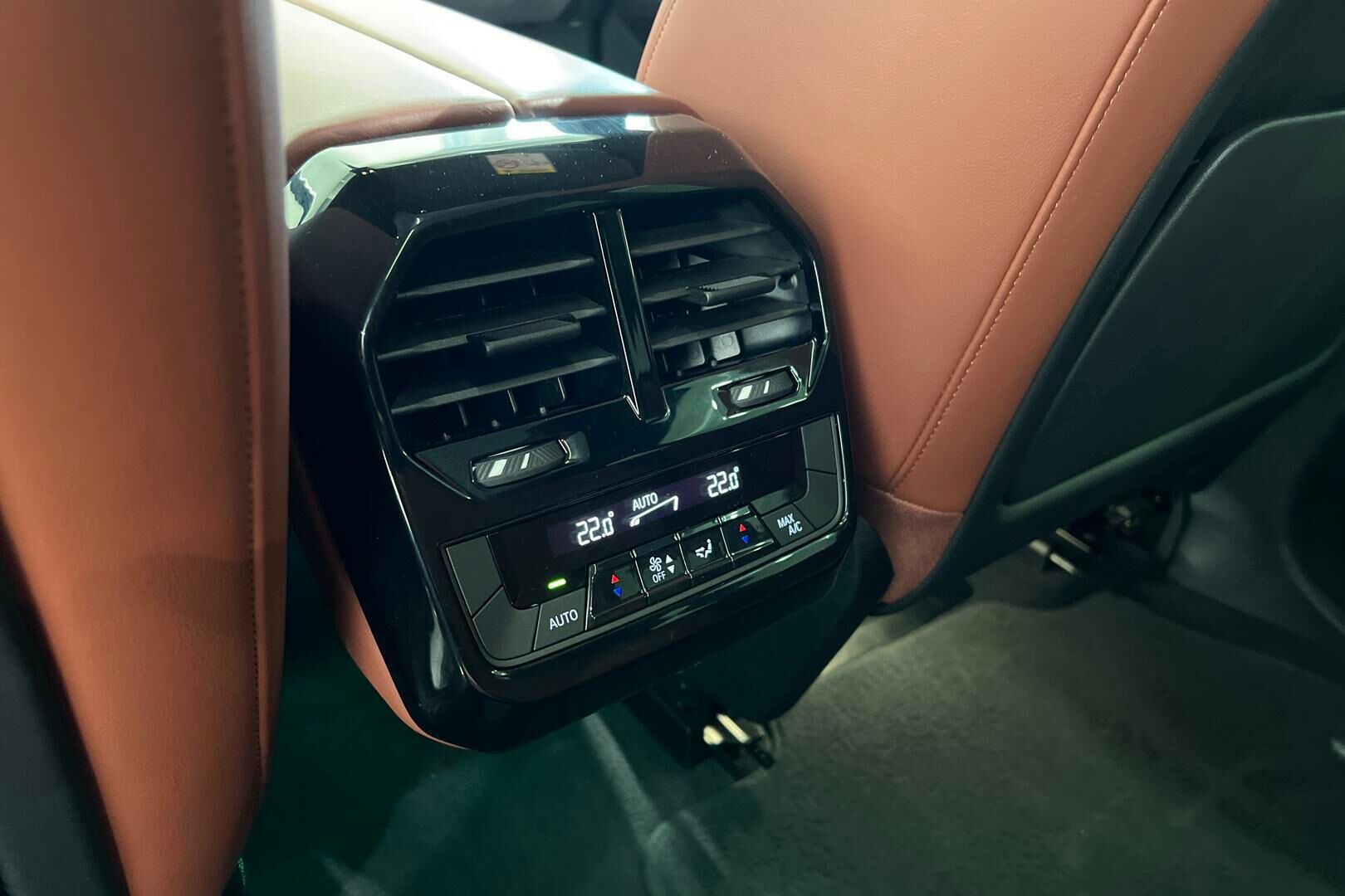 BMW IX iso kuva 35