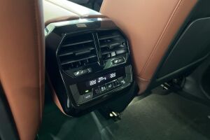 BMW IX esikatselu 35