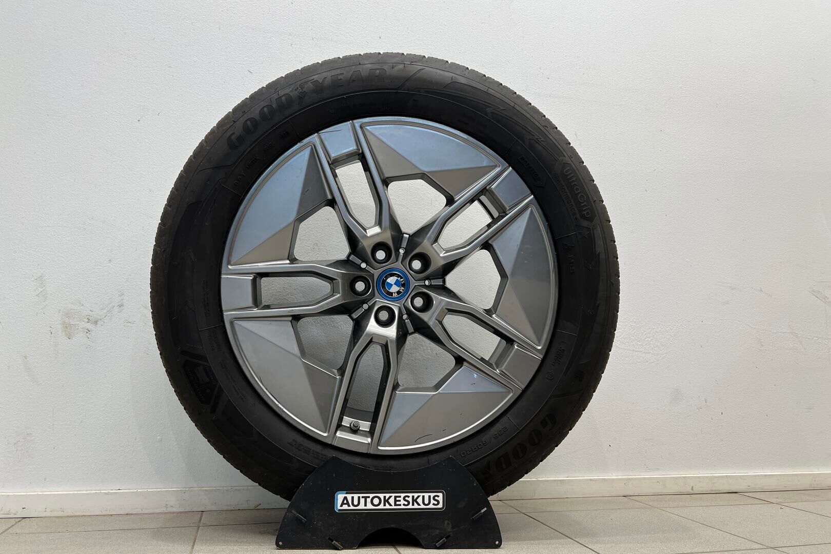BMW IX iso kuva 40