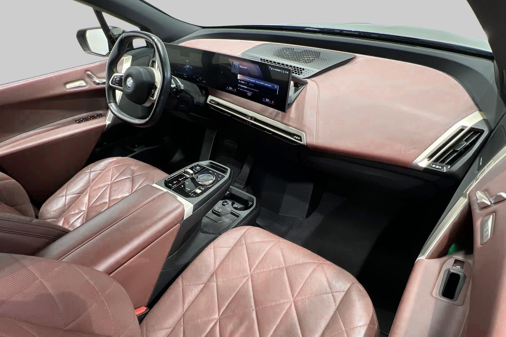 BMW IX iso kuva 44