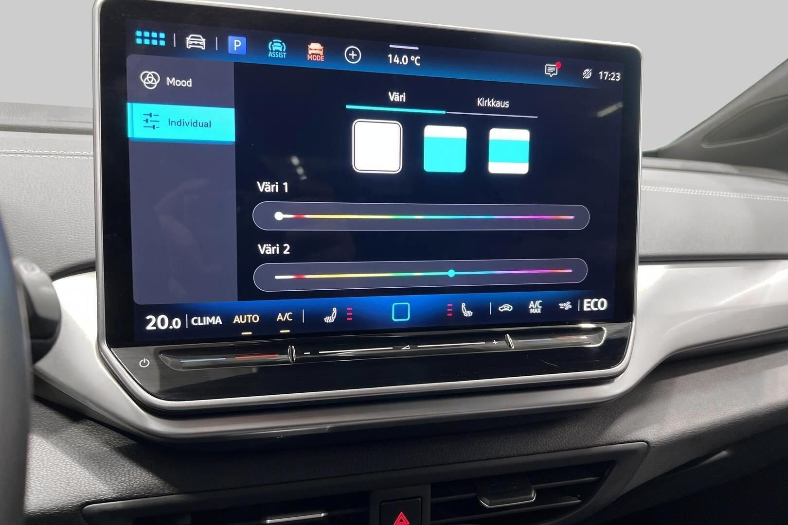 VOLKSWAGEN ID.4 iso kuva 27