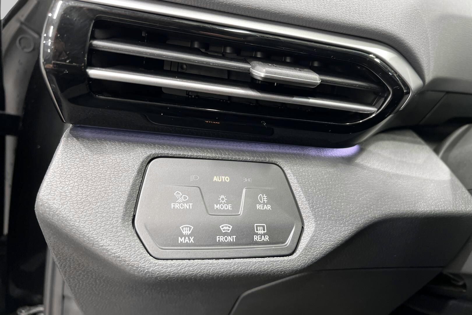 VOLKSWAGEN ID.4 iso kuva 45