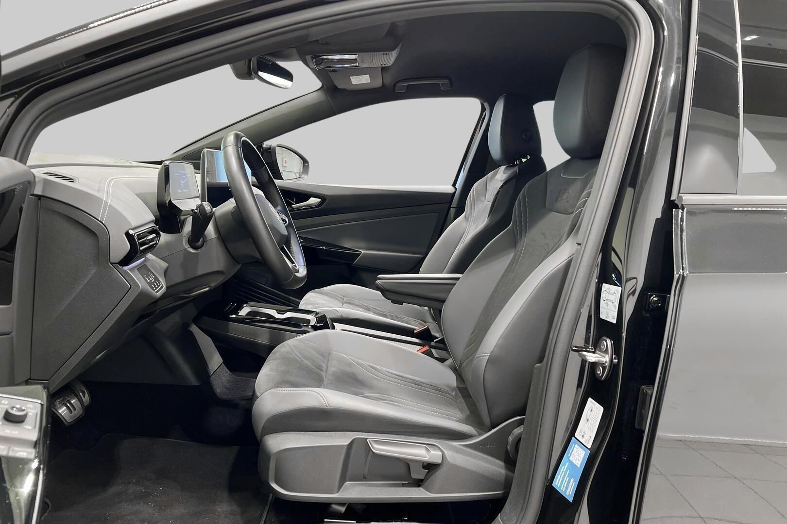 VOLKSWAGEN ID.4 iso kuva 8