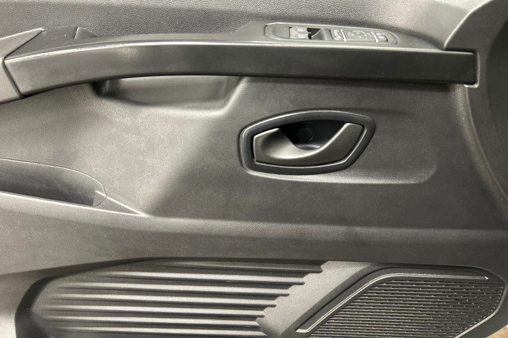 NISSAN PRIMASTAR iso kuva 18