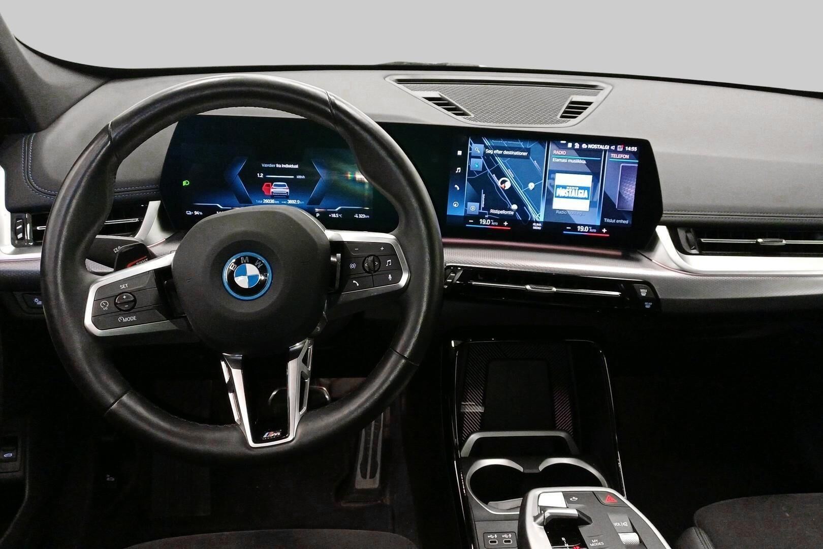 BMW IX1 iso kuva 1