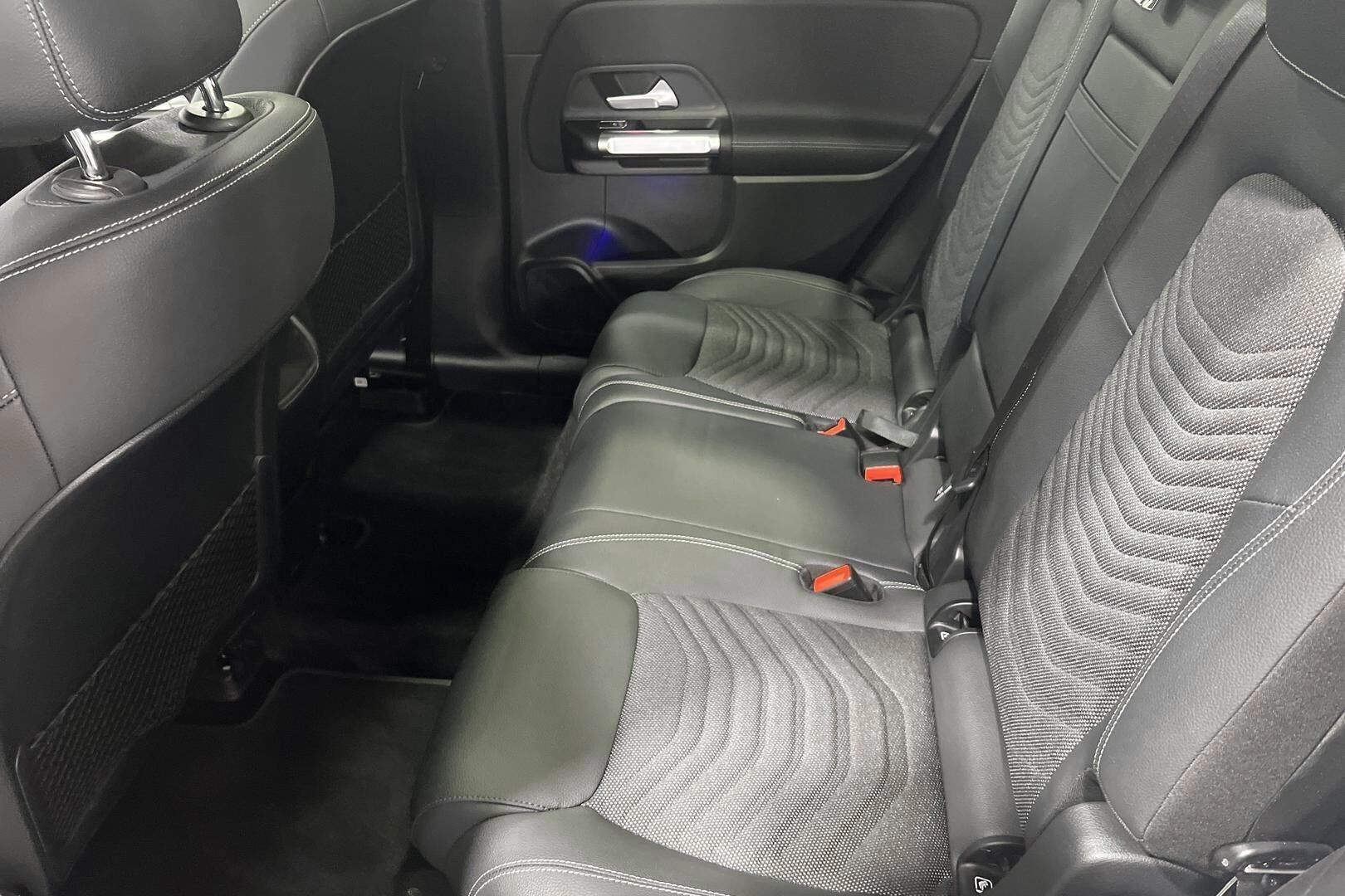 MERCEDES-BENZ EQB iso kuva 10