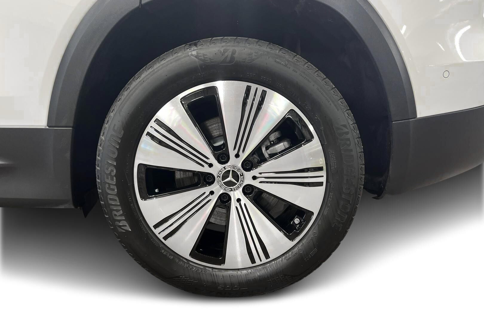 MERCEDES-BENZ EQB iso kuva 13