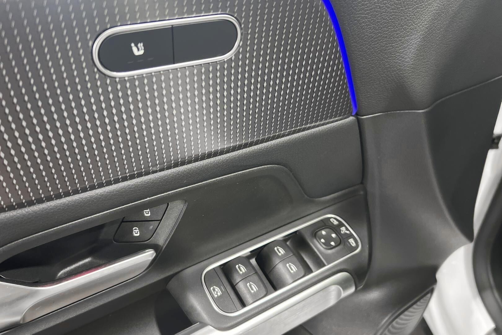 MERCEDES-BENZ EQB iso kuva 15