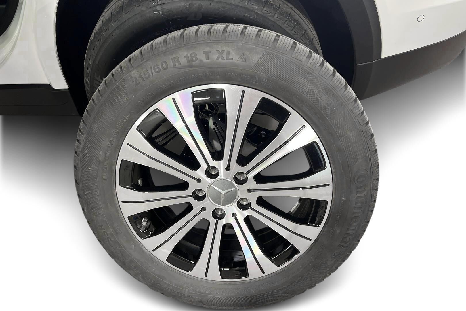 MERCEDES-BENZ EQB iso kuva 24