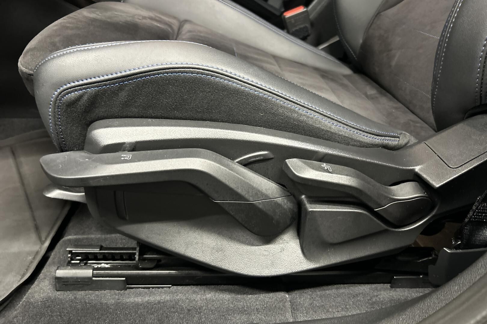 BMW IX2 iso kuva 16