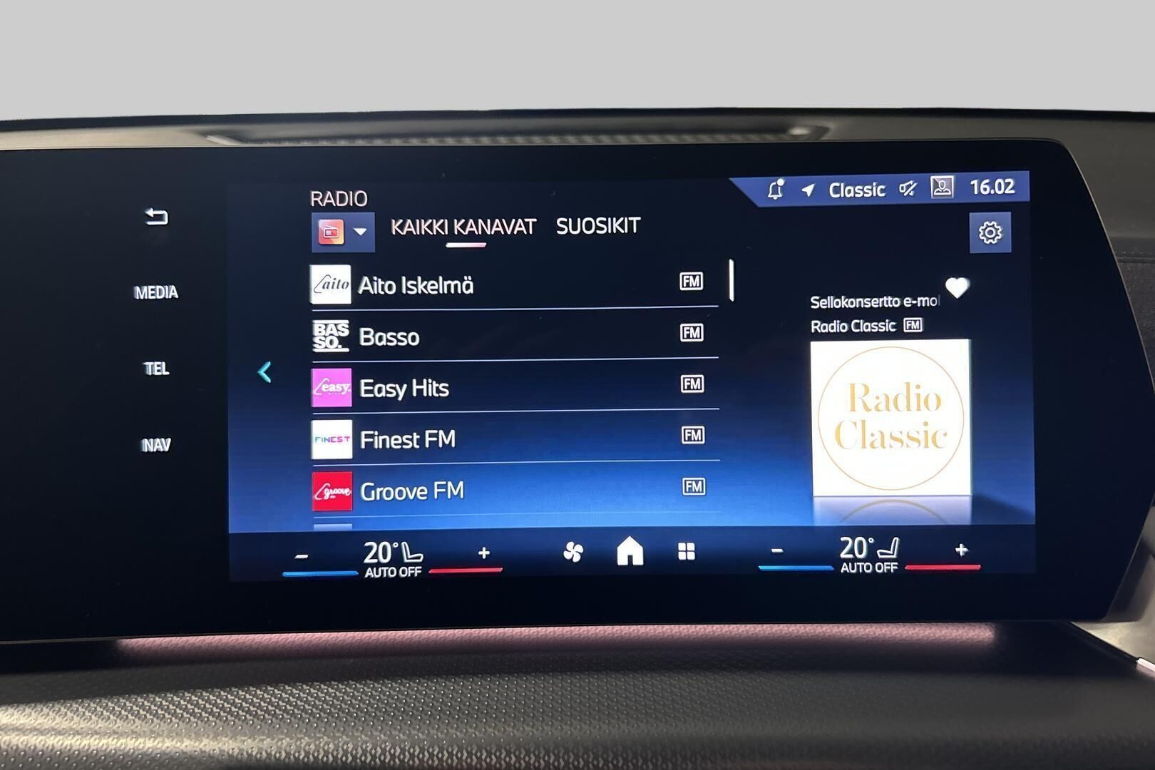 BMW IX2 iso kuva 25
