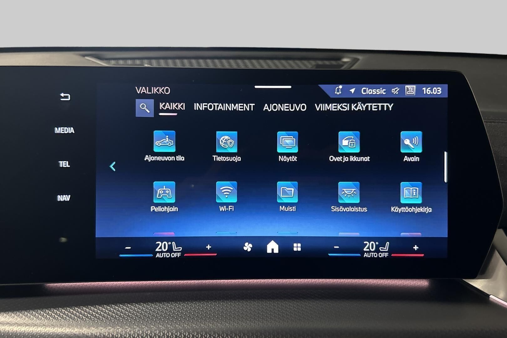 BMW IX2 iso kuva 30