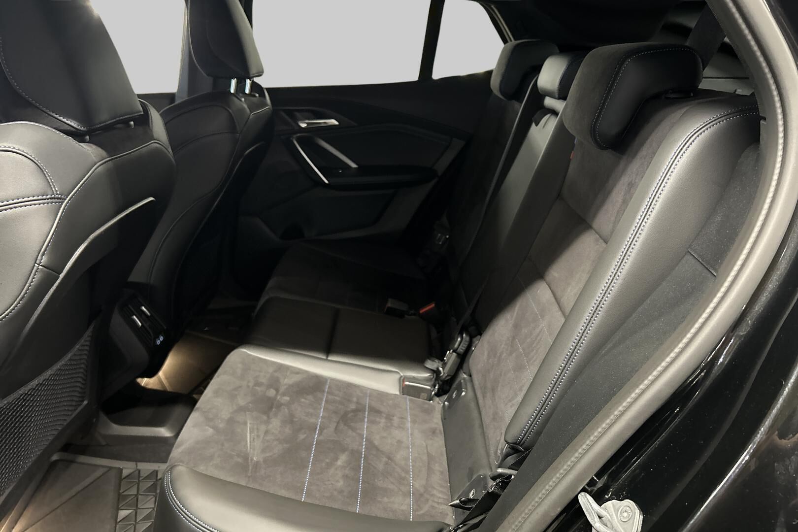 BMW IX2 iso kuva 9
