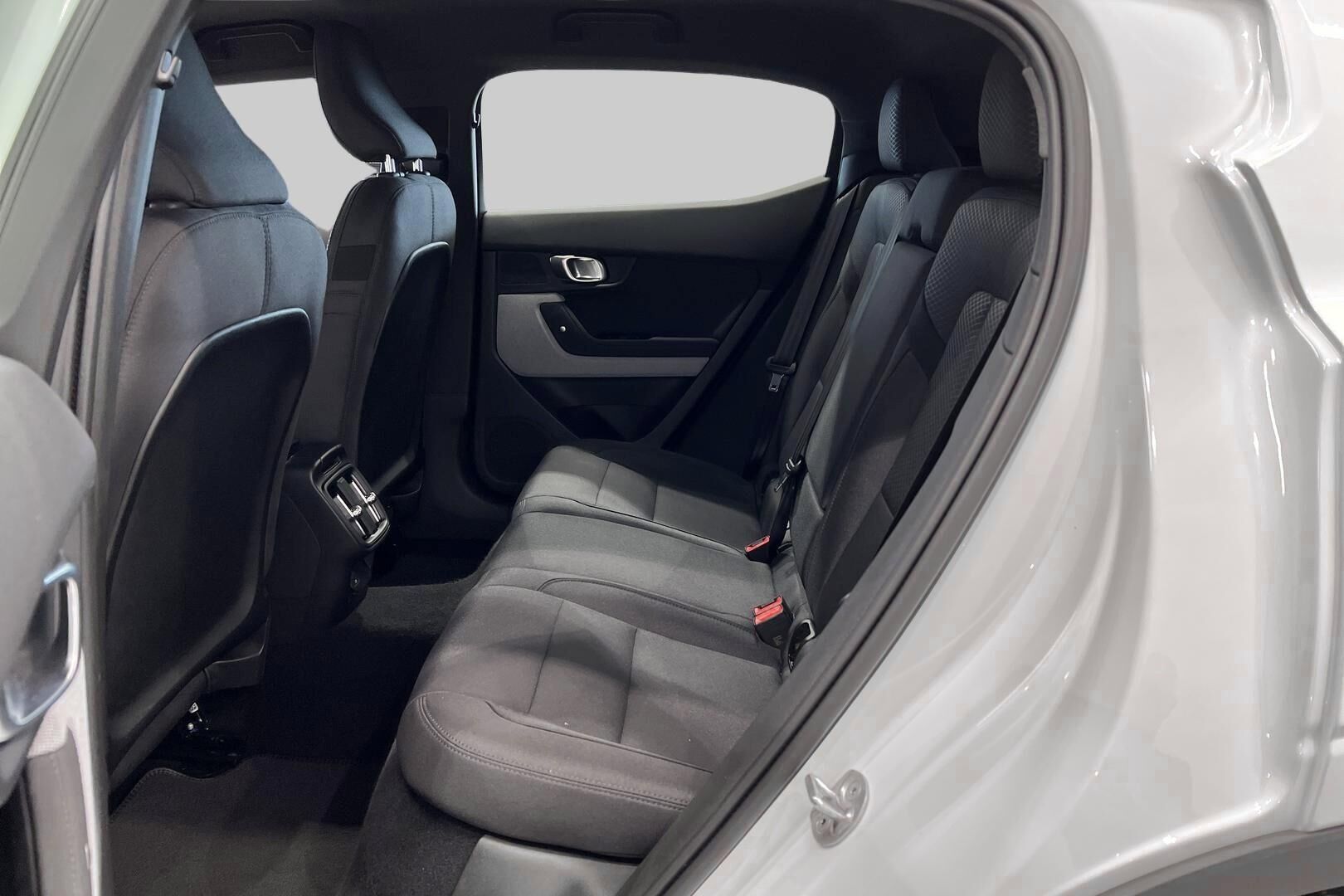 POLESTAR 2 iso kuva 26