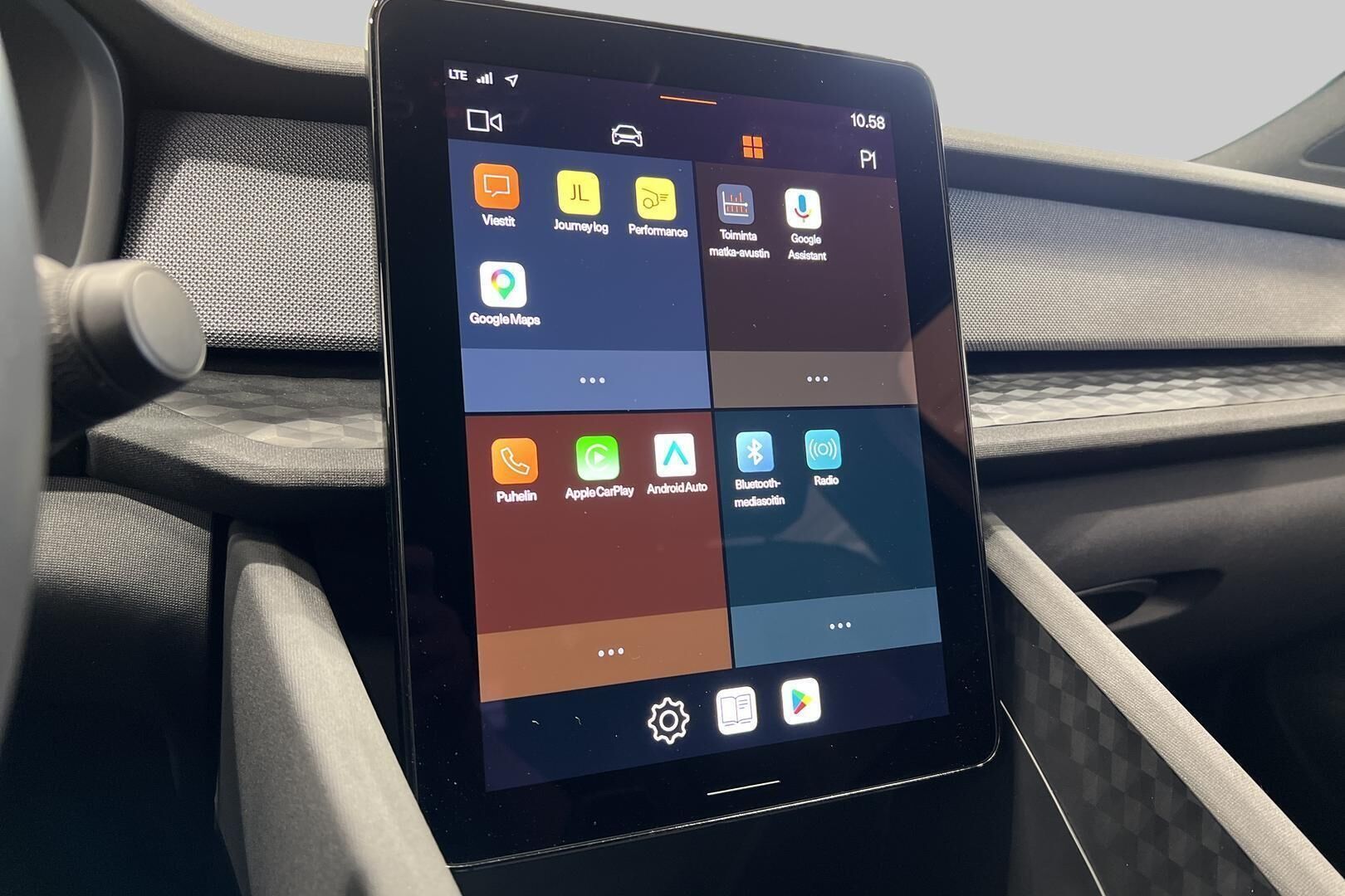 POLESTAR 2 iso kuva 11