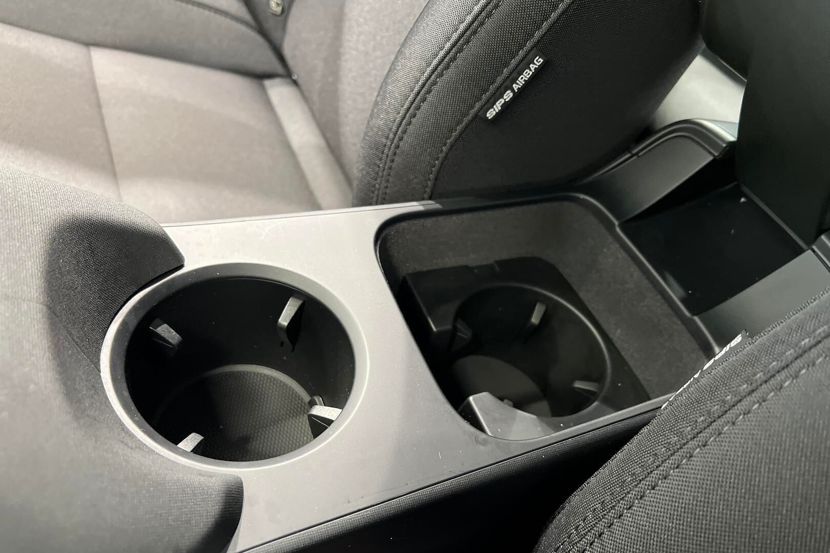 POLESTAR 2 iso kuva 33