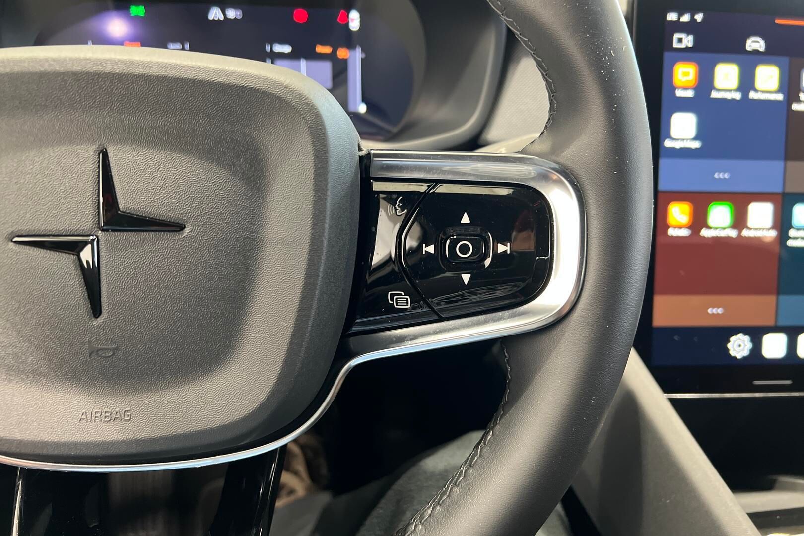 POLESTAR 2 iso kuva 14