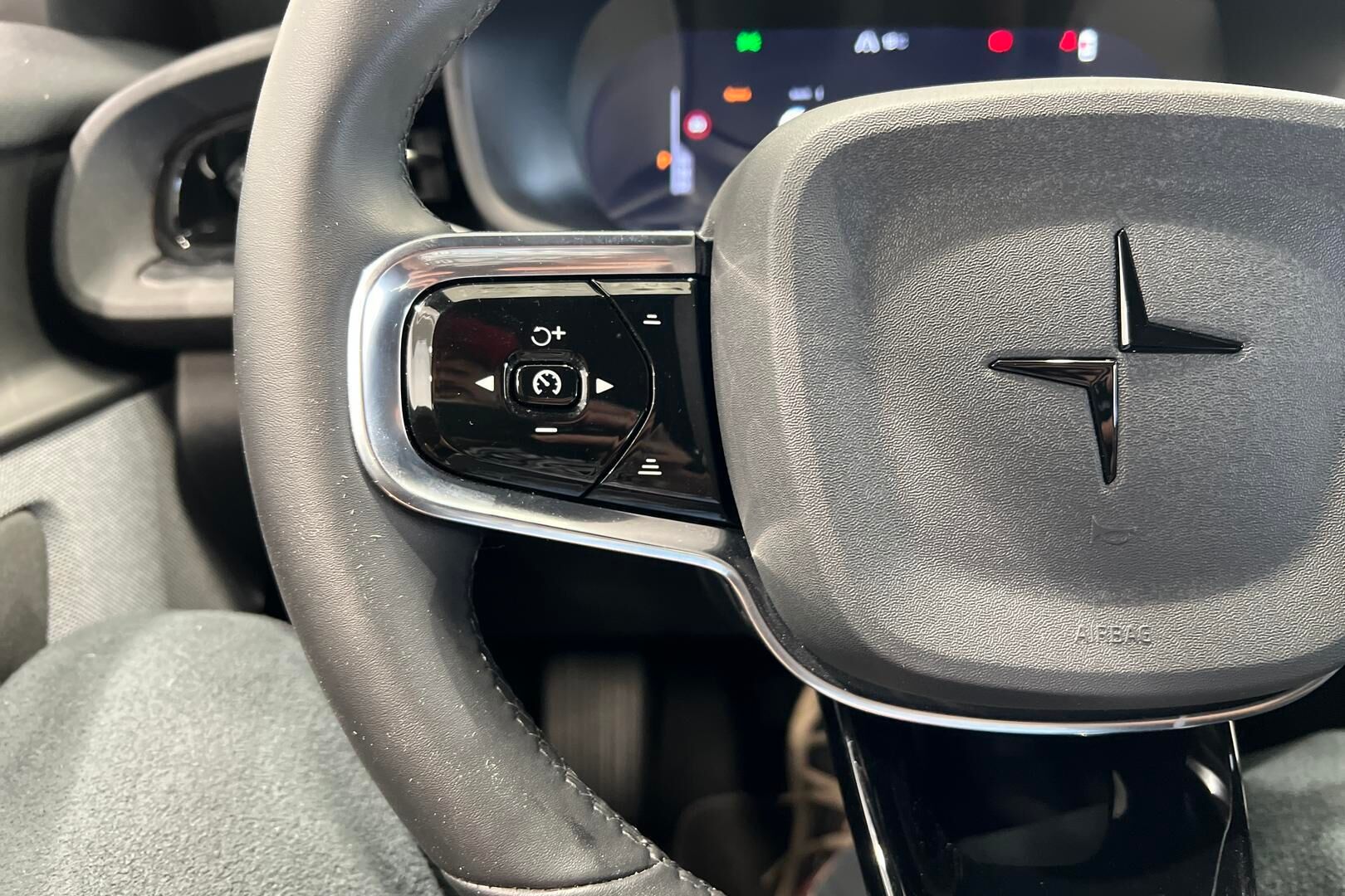 POLESTAR 2 iso kuva 15