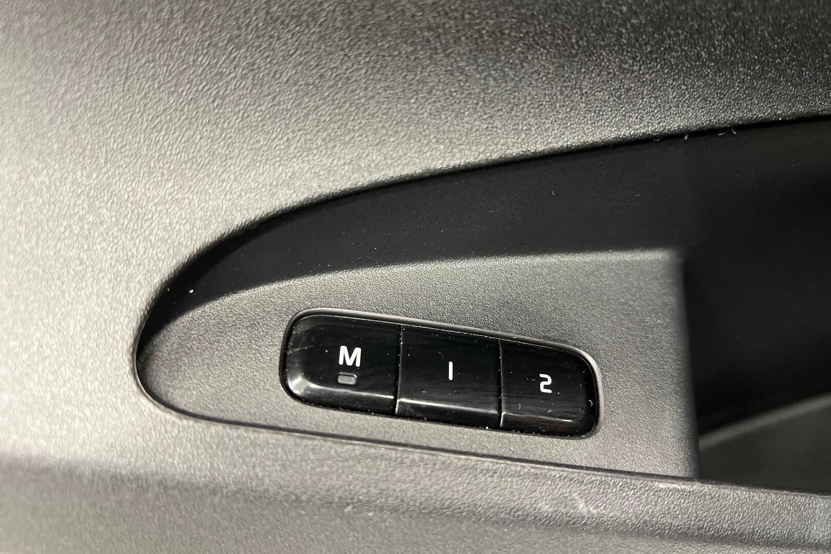 POLESTAR 2 iso kuva 16