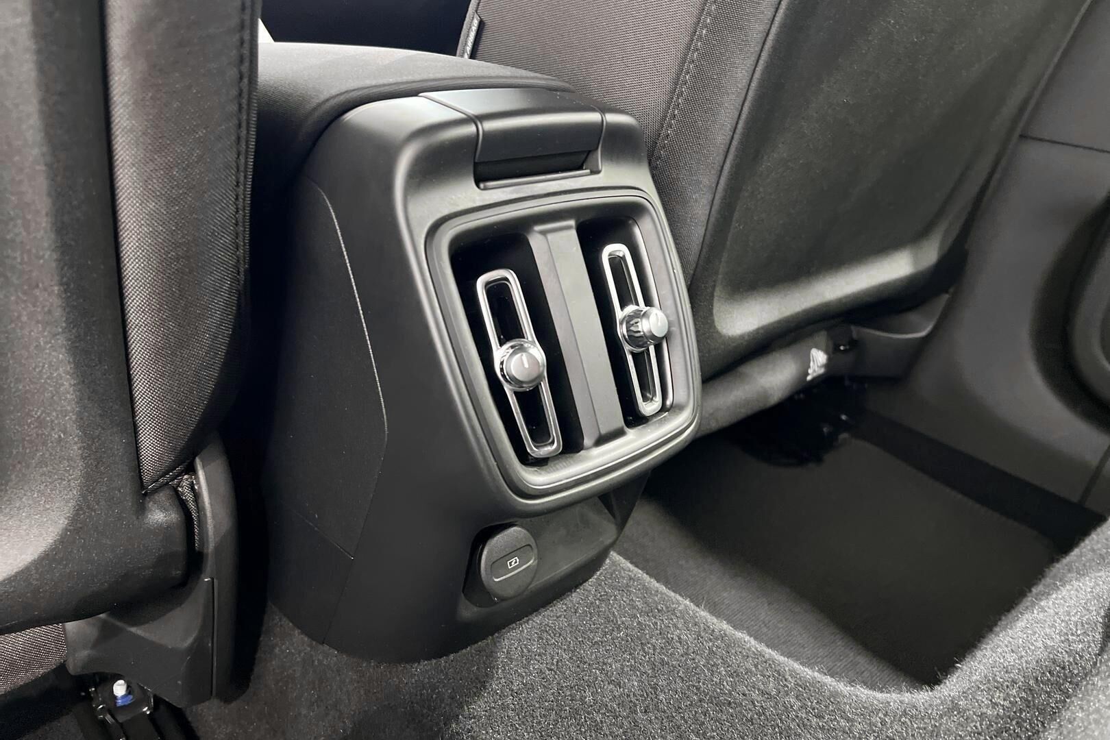 POLESTAR 2 iso kuva 17