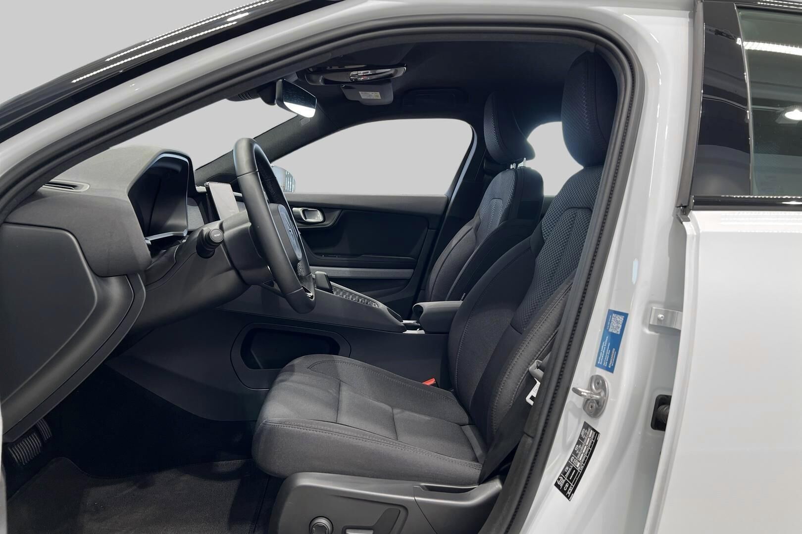 POLESTAR 2 iso kuva 5