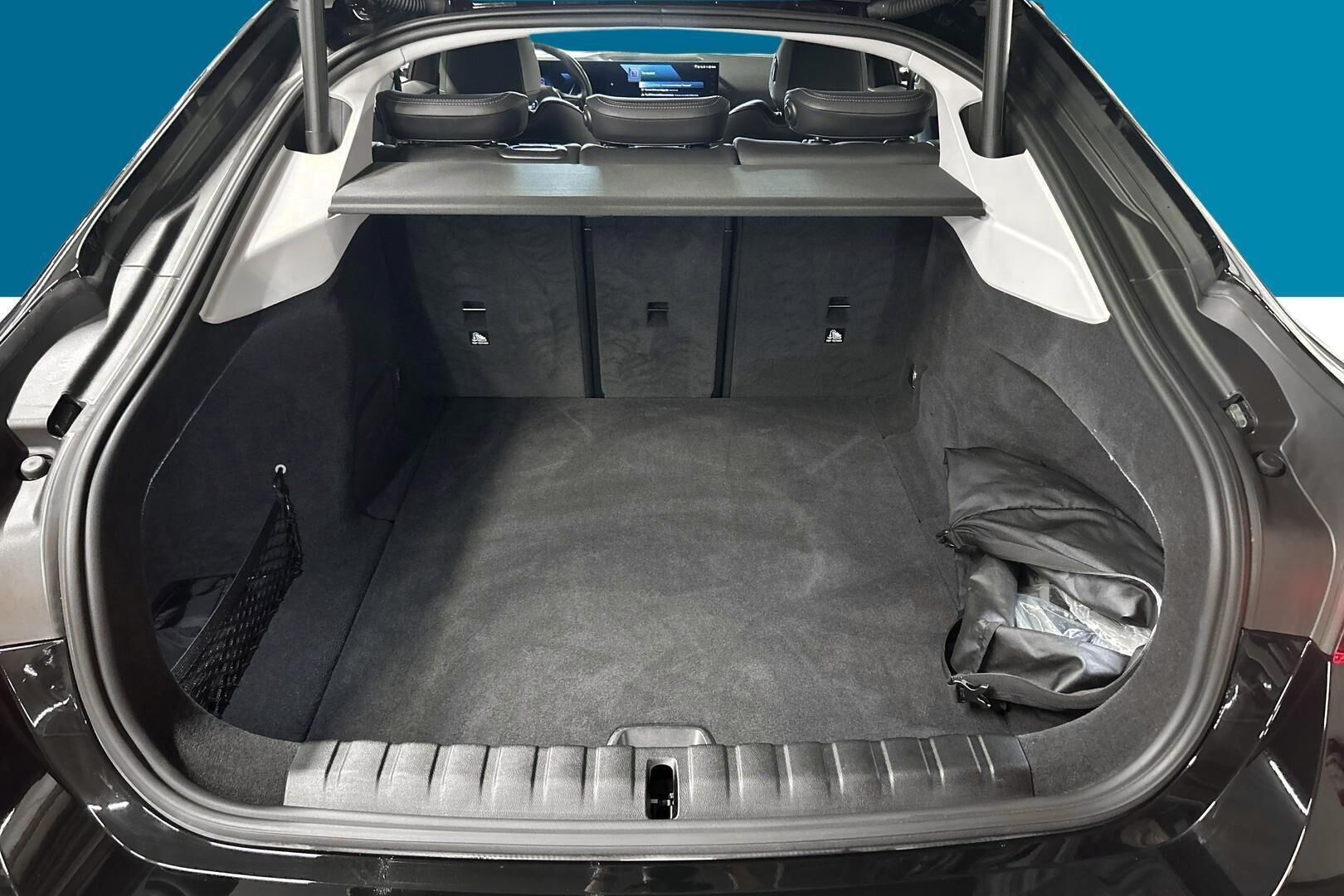 BMW I4 iso kuva 11