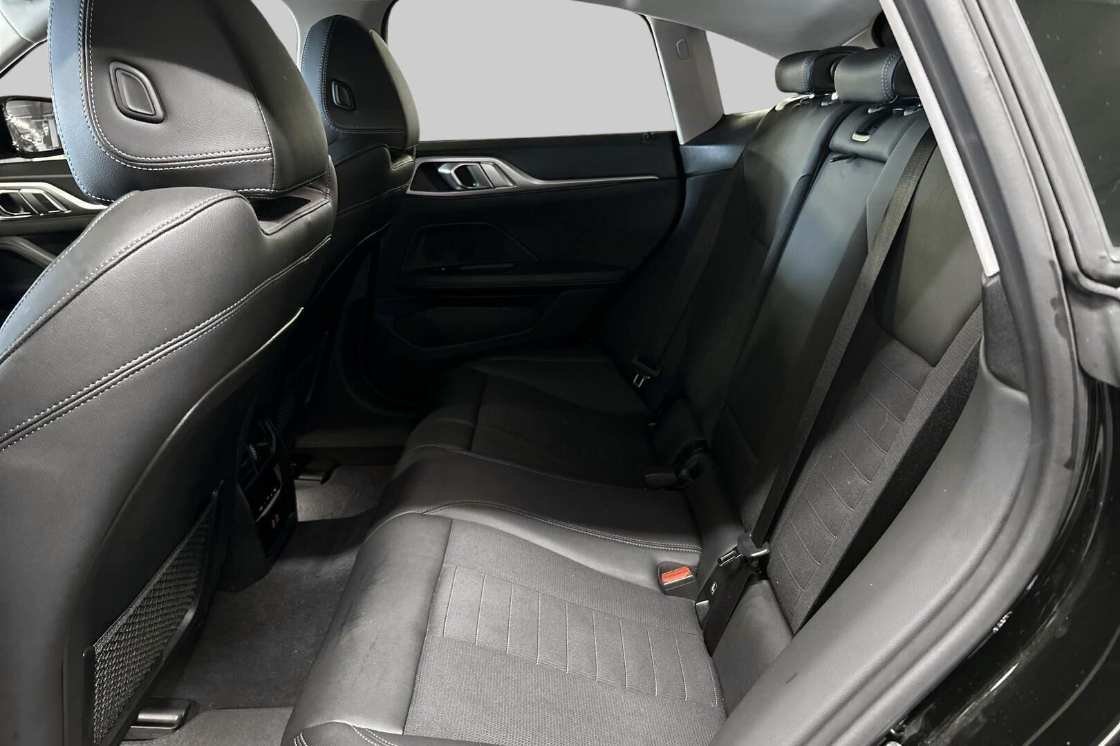 BMW I4 iso kuva 9