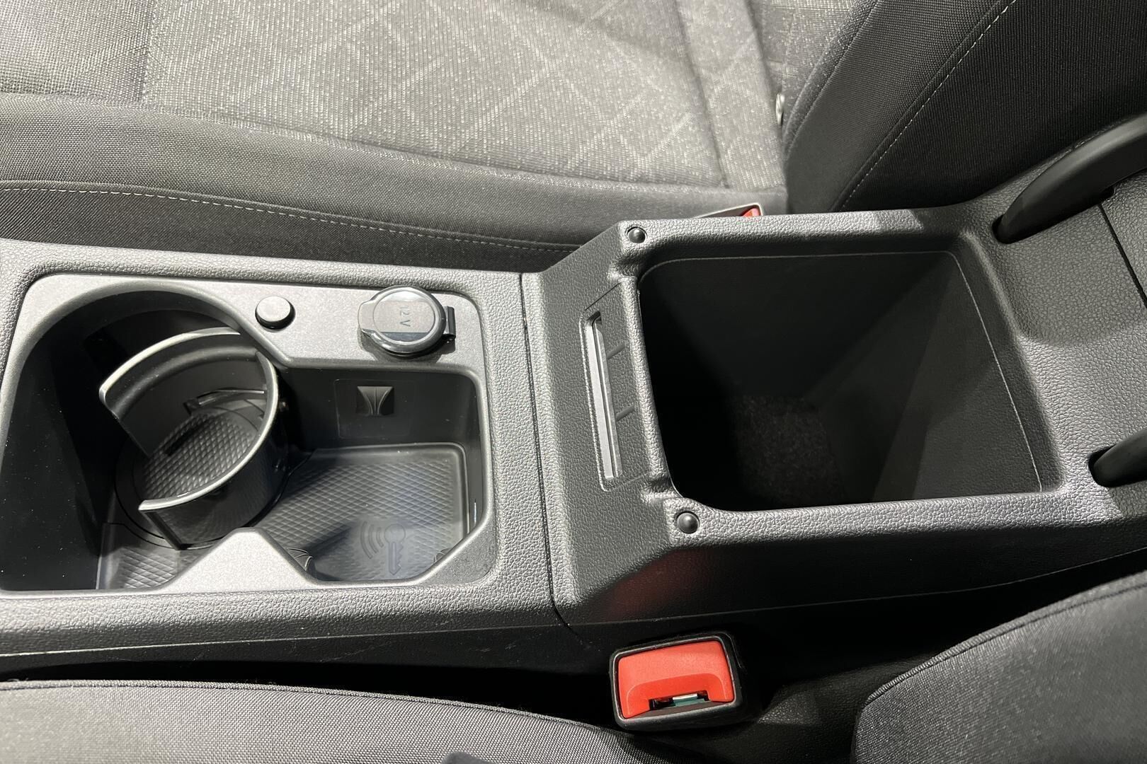 VOLKSWAGEN GOLF iso kuva 19