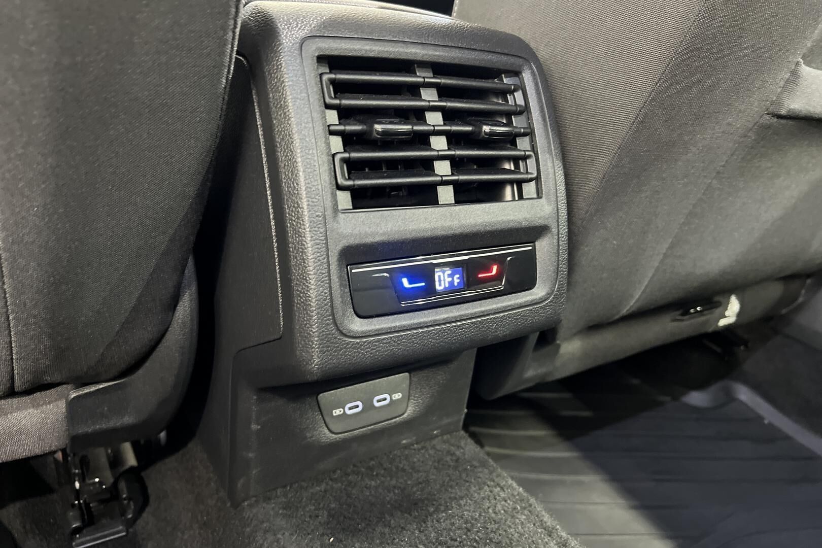 VOLKSWAGEN GOLF iso kuva 24