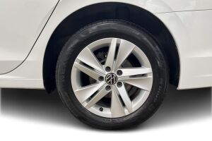 VOLKSWAGEN GOLF esikatselu 13