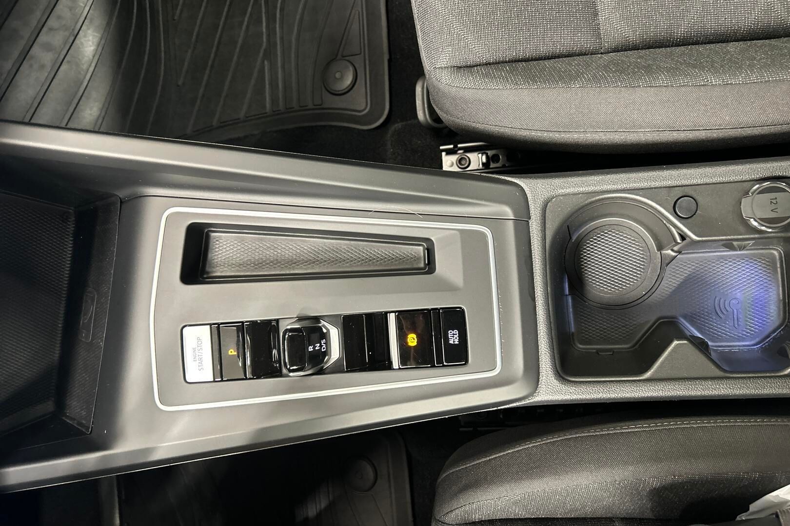 VOLKSWAGEN GOLF iso kuva 11