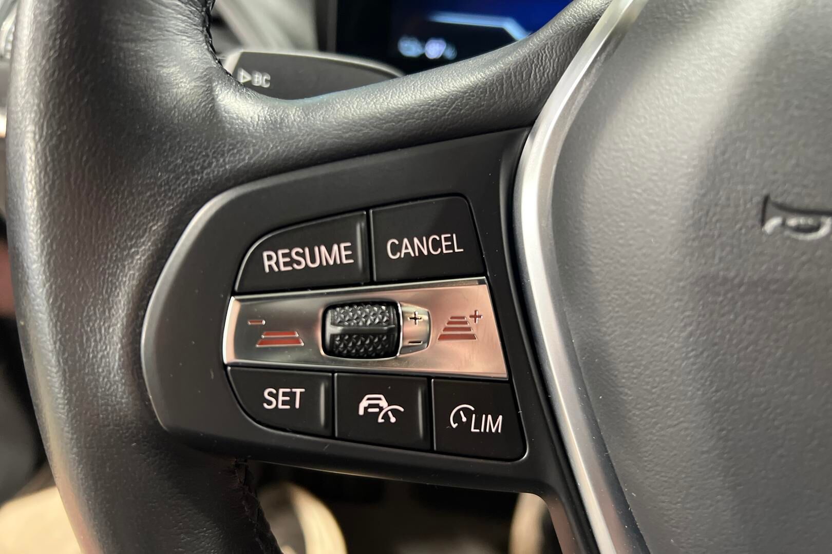 BMW I4 iso kuva 14