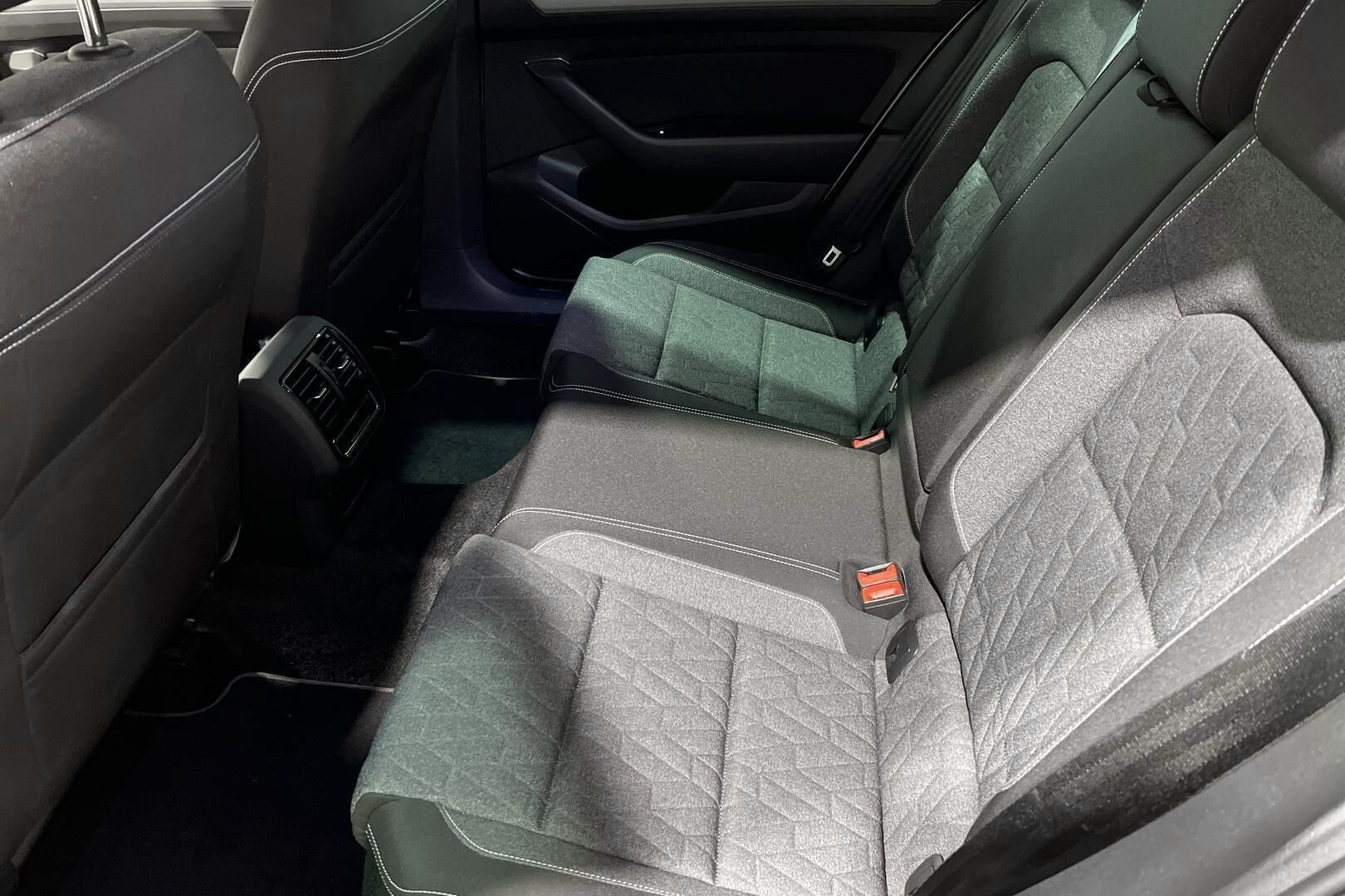VOLKSWAGEN Passat iso kuva 10