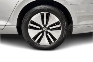 VOLKSWAGEN Passat esikatselu 13