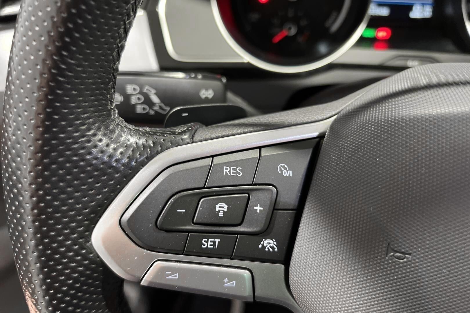 VOLKSWAGEN Passat iso kuva 17
