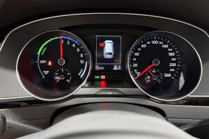 VOLKSWAGEN Passat esikatselu 19