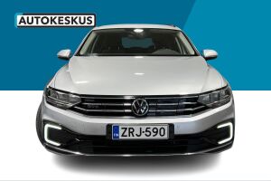 VOLKSWAGEN Passat esikatselu 2