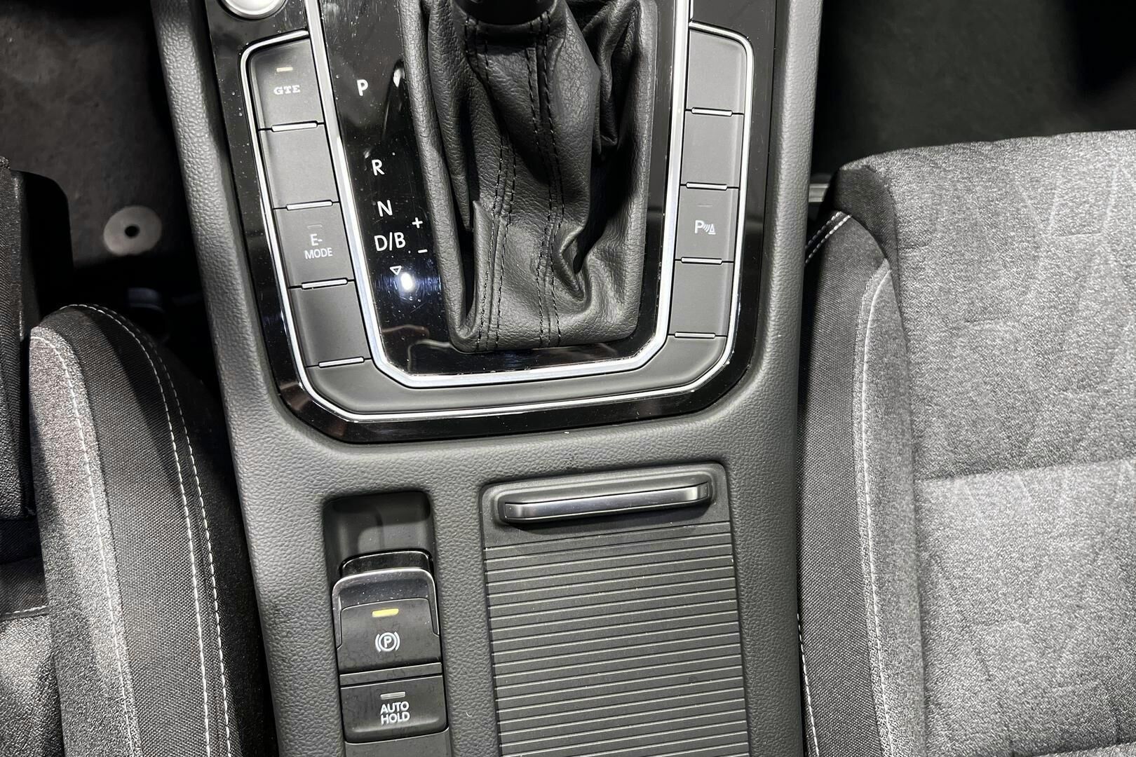 VOLKSWAGEN Passat iso kuva 21