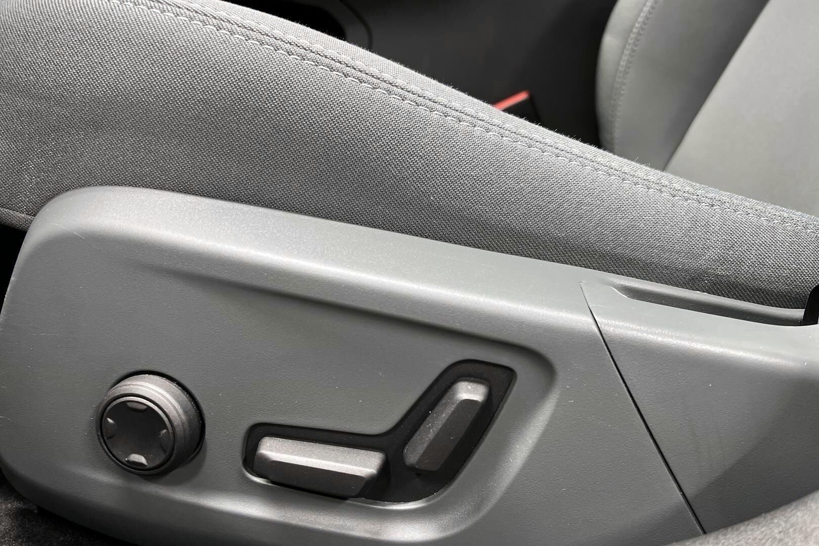 POLESTAR 2 iso kuva 8