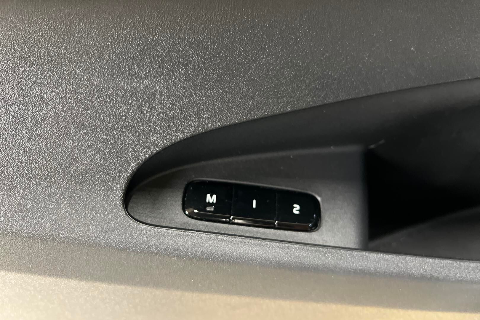 POLESTAR 2 iso kuva 9