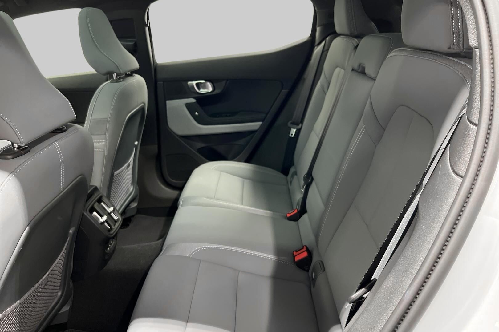POLESTAR 2 iso kuva 15
