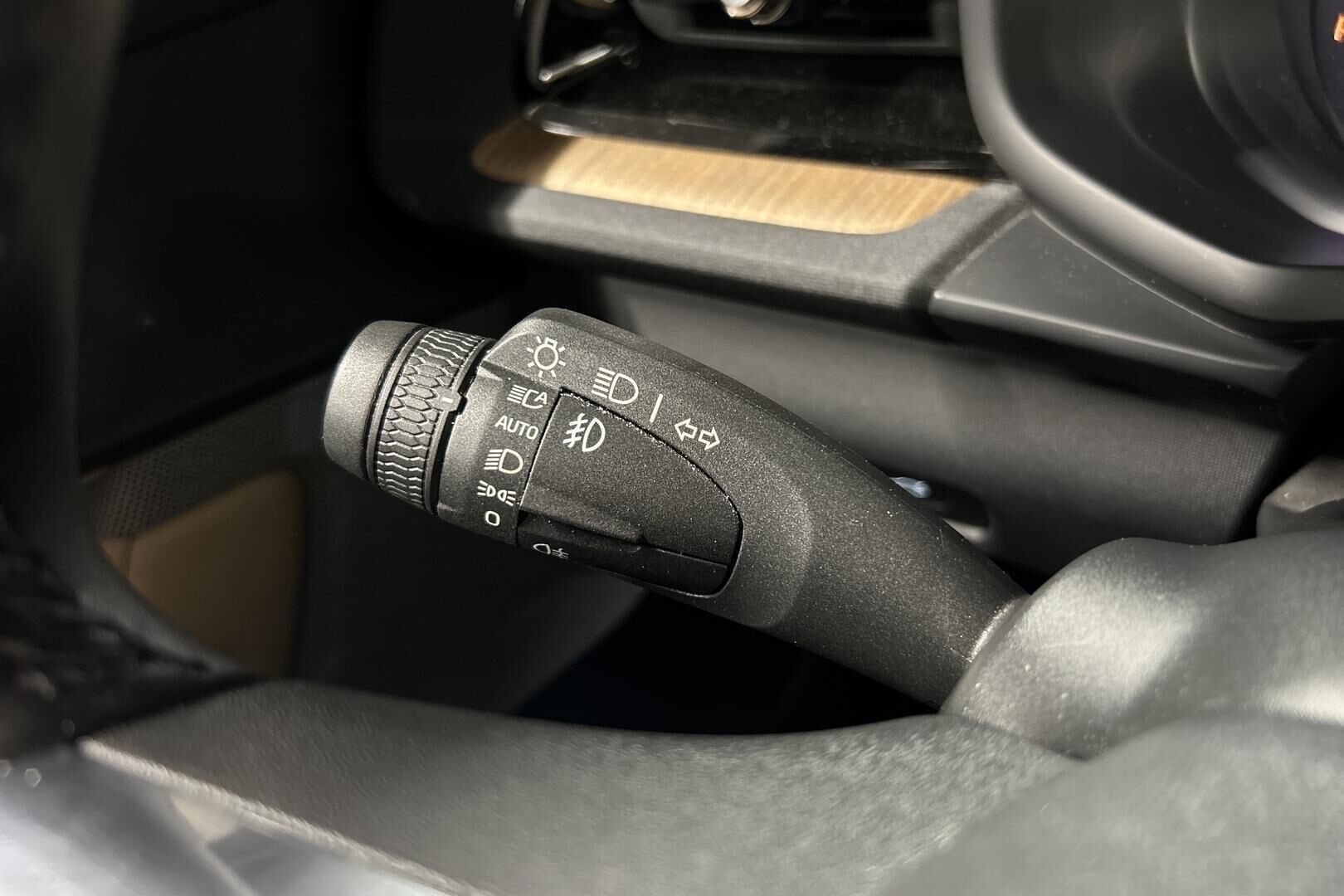 POLESTAR 2 iso kuva 21