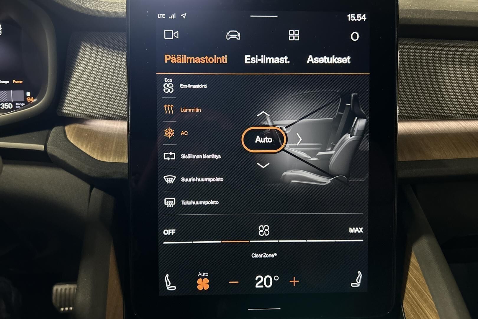 POLESTAR 2 iso kuva 29