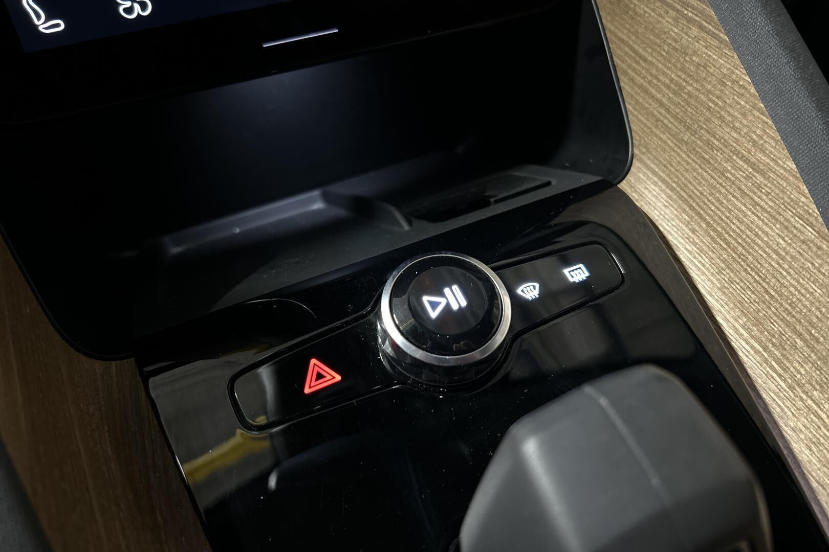 POLESTAR 2 iso kuva 31