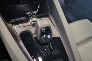 POLESTAR 2 esikatselu 15
