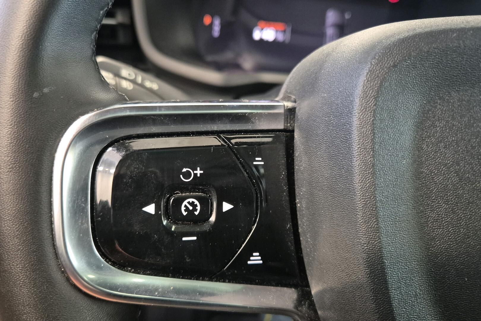 POLESTAR 2 iso kuva 17