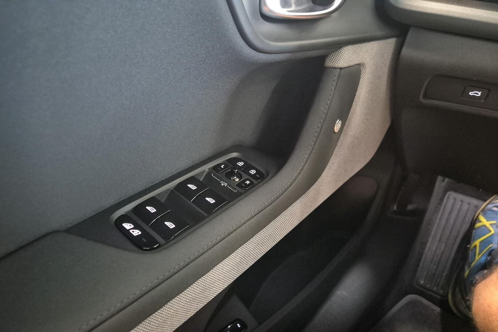 POLESTAR 2 iso kuva 18
