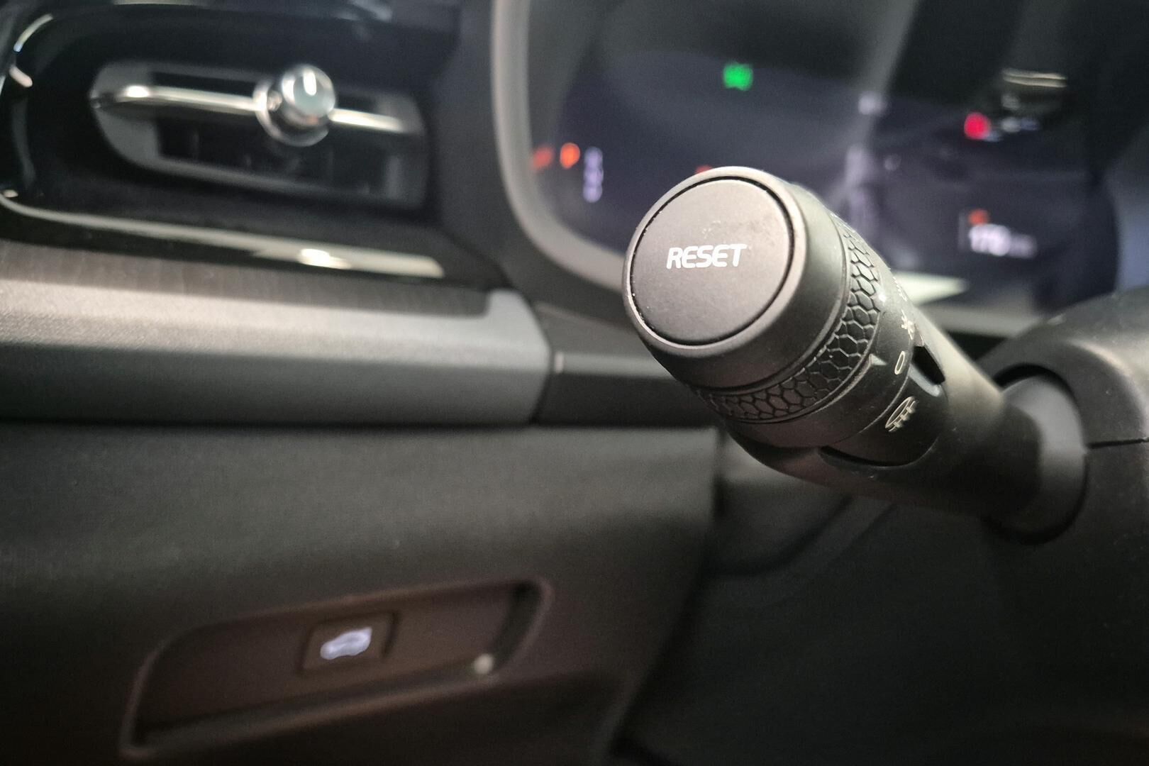 POLESTAR 2 iso kuva 19